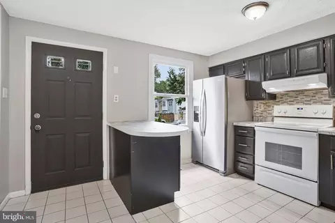 Entry Way - 2837 Shepperton Ter, Silver Spring, MD 20904 photo 2 of 6
