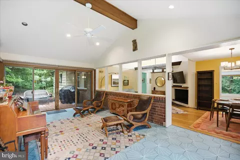 Entry Way - 10802 Lockridge Dr, Silver Spring, MD 20901 photo 4 of 5
