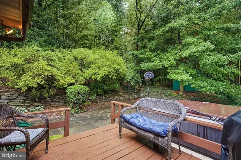 Exterior - 10802 Lockridge Dr, Silver Spring, MD 20901 photo 3 of 7