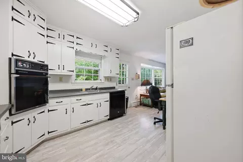 Kitchen - 12201 Greenridge Dr, Boyds, MD 20841 photo 1 of 3