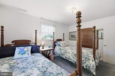 Bedroom - 12201 Greenridge Dr, Boyds, MD 20841 photo 5 of 5