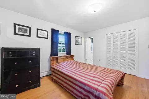 Bedroom - 12201 Greenridge Dr, Boyds, MD 20841 photo 3 of 5