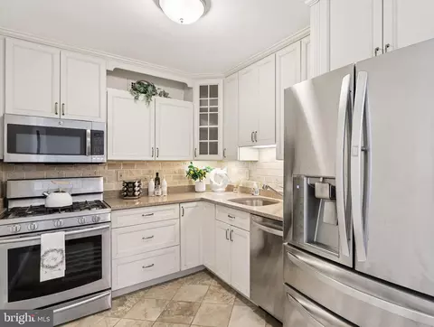 4977 Battery Ln #1-610, Bethesda, MD 20814