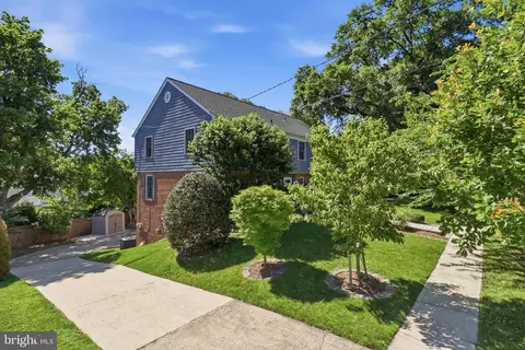 Exterior - 6012 Overlea Rd, Bethesda, MD 20816 photo 6 of 6
