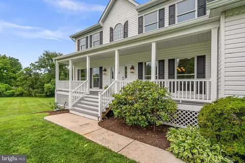 Exterior - 19930 White Ground Rd, Boyds, MD 20841 photo 4 of 13