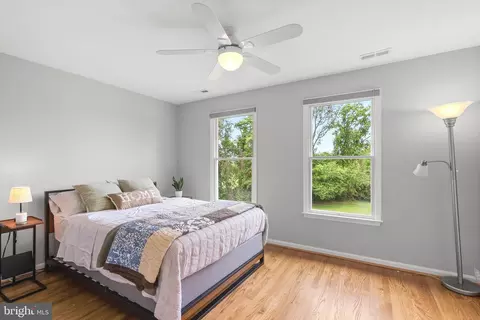 Bedroom - 19930 White Ground Rd, Boyds, MD 20841 photo 5 of 6