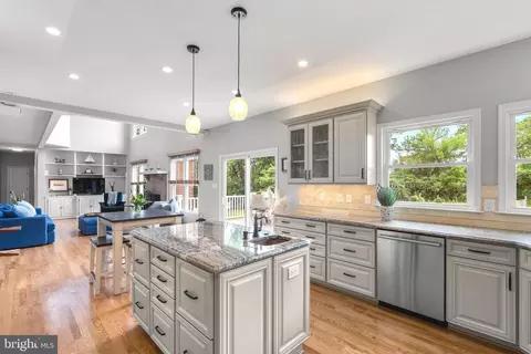 Kitchen - 19930 White Ground Rd, Boyds, MD 20841 photo 1 of 5