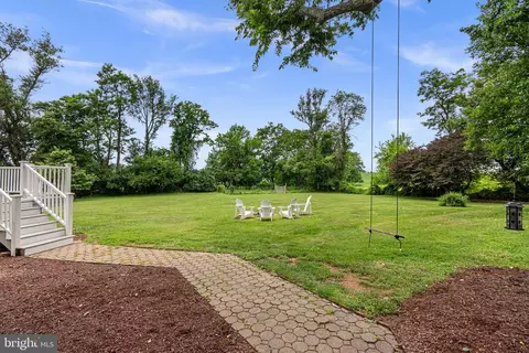 Exterior - 19930 White Ground Rd, Boyds, MD 20841 photo 3 of 13