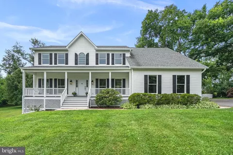 Exterior - 19930 White Ground Rd, Boyds, MD 20841 photo 11 of 13