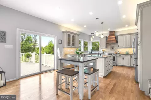 Kitchen - 19930 White Ground Rd, Boyds, MD 20841 photo 2 of 5