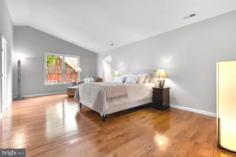 Bedroom - 19930 White Ground Rd, Boyds, MD 20841 photo 1 of 6
