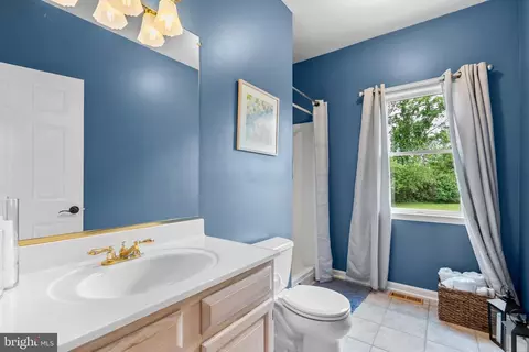 Bath - 19930 White Ground Rd, Boyds, MD 20841 photo 1 of 4