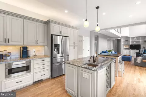 Kitchen - 19930 White Ground Rd, Boyds, MD 20841 photo 5 of 5