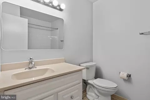 Bath - 14216 Catamount Ct, Silver Spring, MD 20906 photo 3 of 4