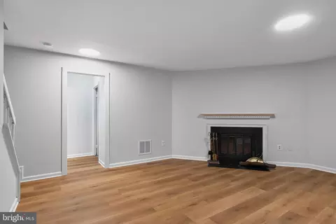 Living - 14216 Catamount Ct, Silver Spring, MD 20906 photo 3 of 9