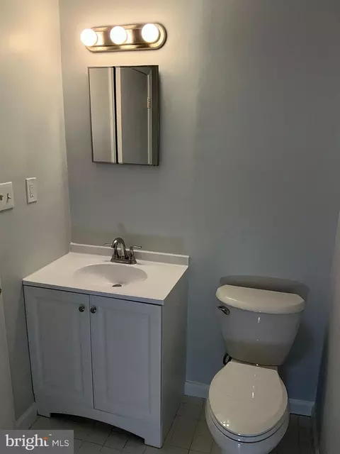 Bath - 14216 Catamount Ct, Silver Spring, MD 20906 photo 4 of 4