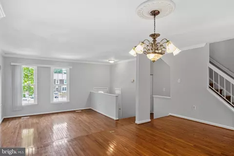 Living - 14216 Catamount Ct, Silver Spring, MD 20906 photo 2 of 9