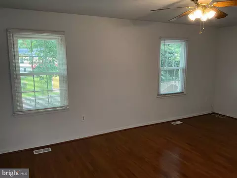 Living - 14216 Catamount Ct, Silver Spring, MD 20906 photo 2 of 5