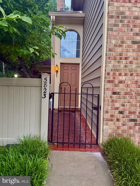 5823 Linden Square Ct #52, Rockville, MD 20852