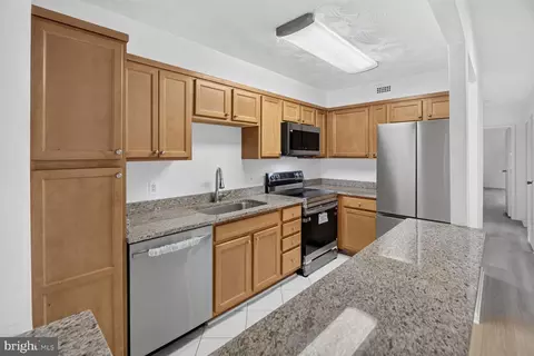 7400 Lakeview Dr #N203, Bethesda, MD 20817