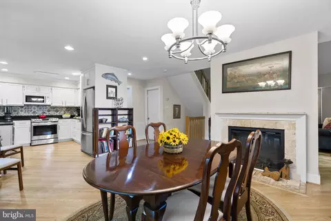 Dining - 1647 Hugo Cir, Silver Spring, MD 20906 photo 2 of 2
