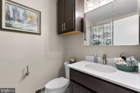 Bath - 1647 Hugo Cir, Silver Spring, MD 20906 photo 1 of 2