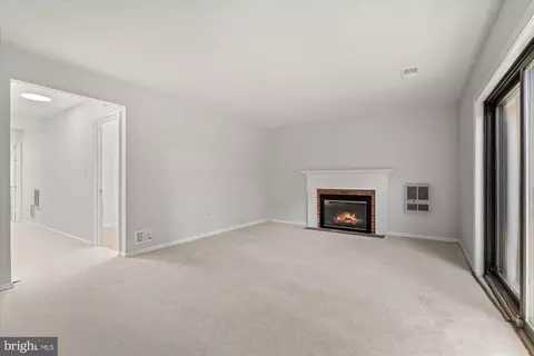 Living - 2116 Bucknell Ter #35, Silver Spring, MD 20902 photo 4 of 6