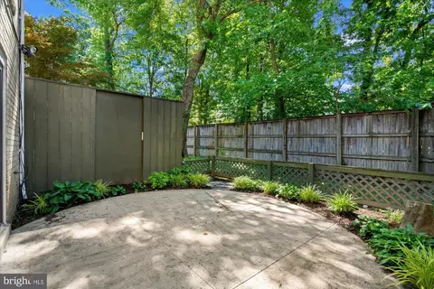 Exterior - 2116 Bucknell Ter #35, Silver Spring, MD 20902 photo 2 of 3