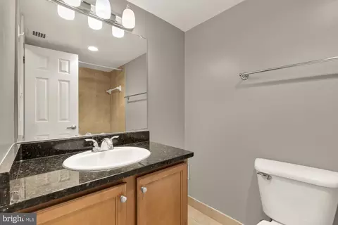 Bath - 1220 Blair Mill Rd #101, Silver Spring, MD 20910 photo 1 of 1