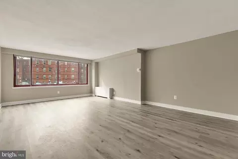 Living - 1220 Blair Mill Rd #101, Silver Spring, MD 20910 photo 2 of 9