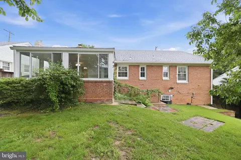 Exterior - 9706 Dameron Dr, Silver Spring, MD 20910 photo 7 of 9