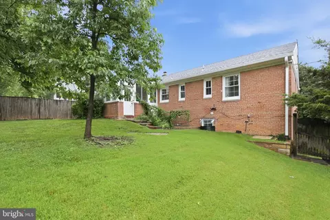 Exterior - 9706 Dameron Dr, Silver Spring, MD 20910 photo 6 of 9