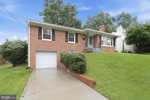 Exterior - 9706 Dameron Dr, Silver Spring, MD 20910 photo 4 of 9