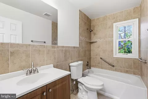 Bath - 9706 Dameron Dr, Silver Spring, MD 20910 photo 2 of 4