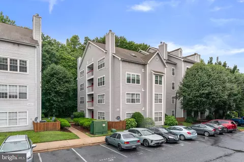 18516 Boysenberry Dr #204, Gaithersburg, MD 20879