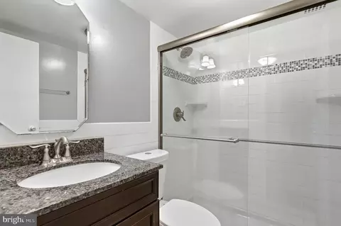 Bath - 575 Thayer Ave #705, Silver Spring, MD 20910 photo 1 of 2
