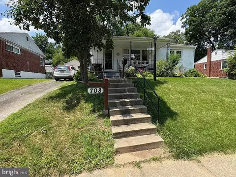 708 1st St, Rockville, MD 20851