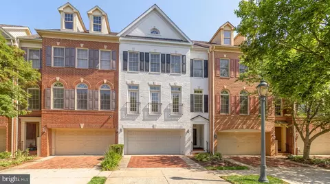407 Oak Knoll Ter, Rockville, MD 20850