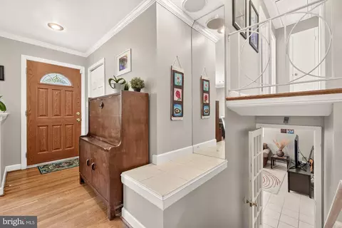 Entry Way - 10202 Leslie St, Silver Spring, MD 20902 photo 2 of 5