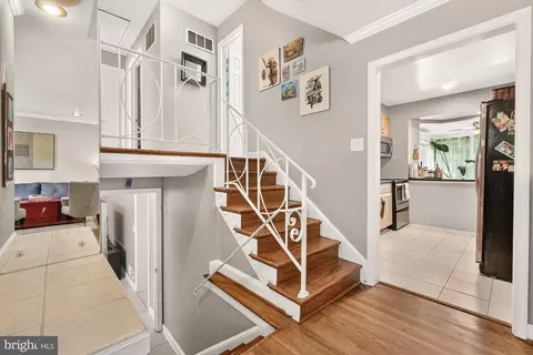 Entry Way - 10202 Leslie St, Silver Spring, MD 20902 photo 3 of 5