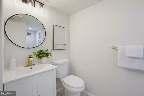 Bath - 12718 Eldrid Pl, Silver Spring, MD 20904 photo 4 of 5