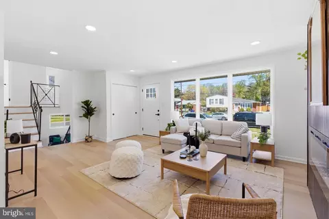 Living - 13220 Holdridge Rd, Silver Spring, MD 20906 photo 3 of 5
