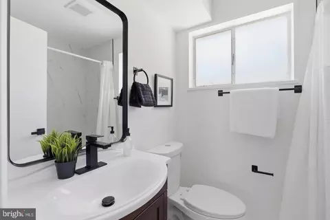 Bath - 13220 Holdridge Rd, Silver Spring, MD 20906 photo 2 of 2