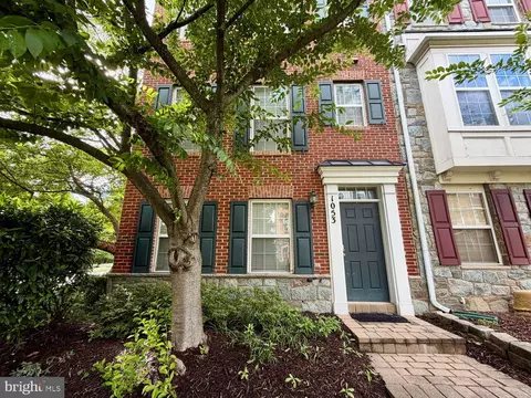 1053 Gaither Rd, Rockville, MD 20850
