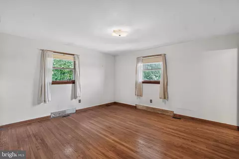 Bedroom - 22300 Peach Tree Rd, Boyds, MD 20841 photo 1 of 6