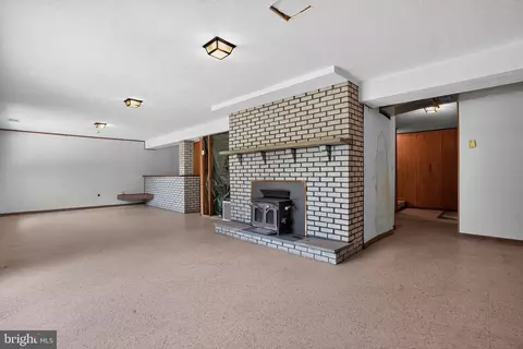 Other - 22300 Peach Tree Rd, Boyds, MD 20841 photo 8 of 11