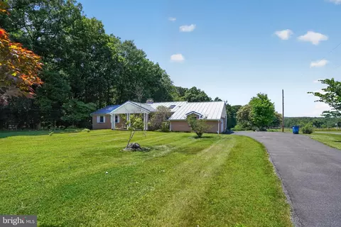 Other - 22300 Peach Tree Rd, Boyds, MD 20841 photo 4 of 11