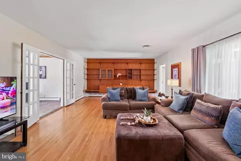 Living - 1018 Mcceney Ave, Silver Spring, MD 20901 photo 4 of 12