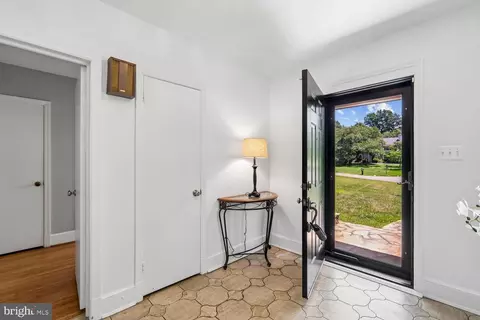 Entry Way - 1018 Mcceney Ave, Silver Spring, MD 20901 photo 3 of 15