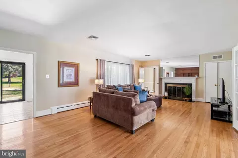 Living - 1018 Mcceney Ave, Silver Spring, MD 20901 photo 2 of 12